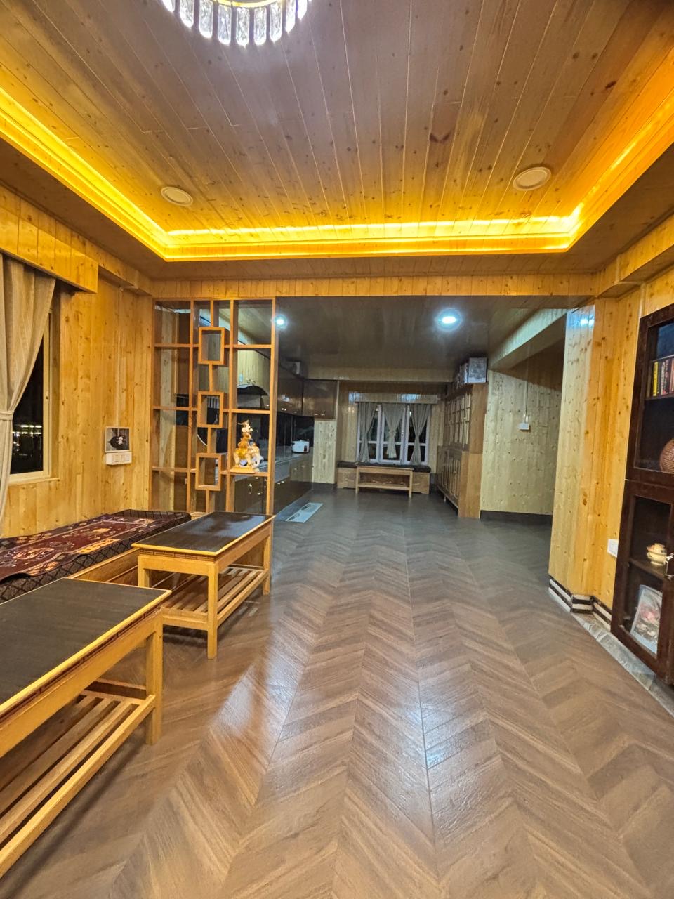Regal Oasis Inn