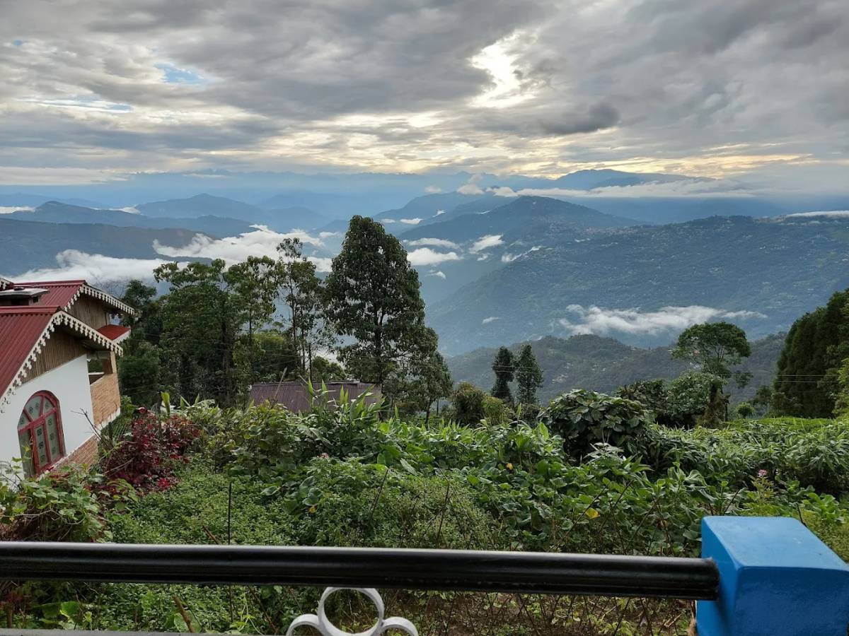 Tinchulay Himalayan Homestay photo 9